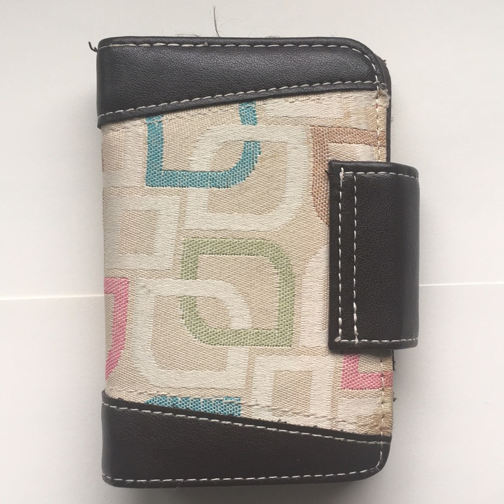 Small Sized Wallet - Picture 2 of 5